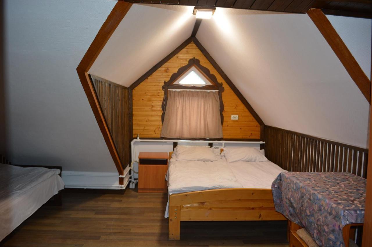 Guest House Dvir Pysanka 코시우 외부 사진
